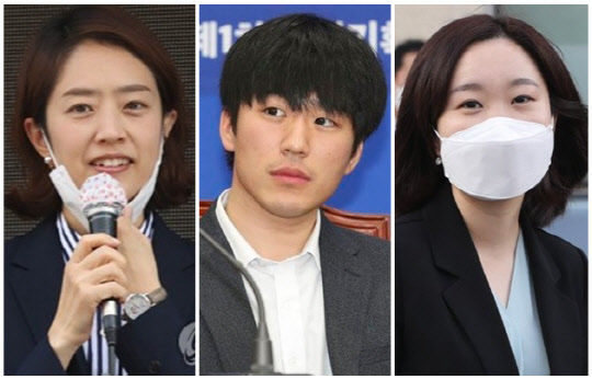 고민정(왼쪽) 더불어민주당 의원, 황희두(가운데) 민주연구원 이사, 이소영 민주당 의원. <연합뉴스>